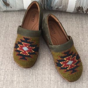 New Born Brandy Blanket Closed Heel Clogs